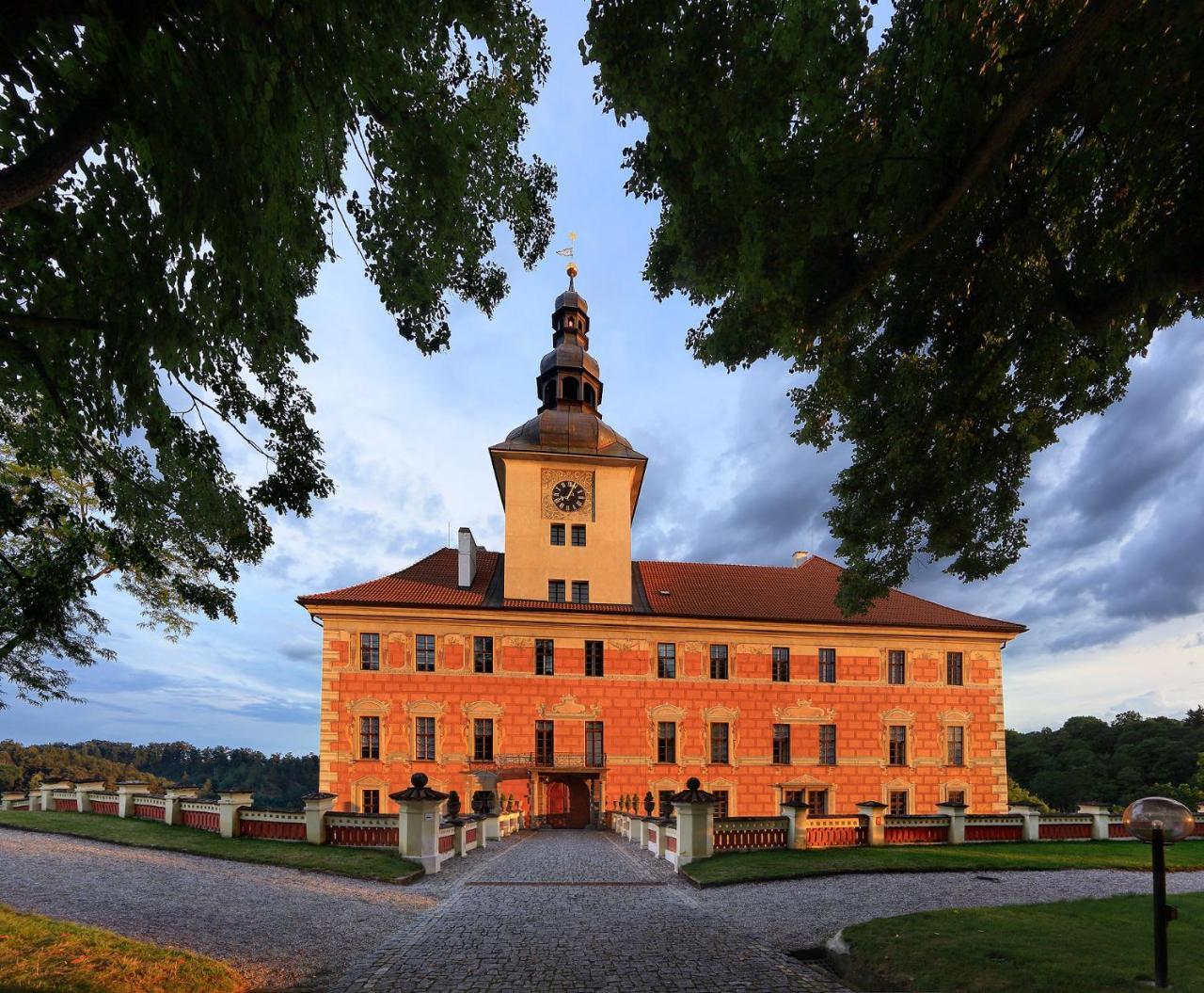 Hotel Panska Bechyně エクステリア 写真